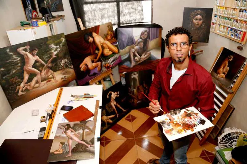 Ucledson Silva, que trabalha no Jardim Alcântara, tem pinturas de sua autoria em igrejas católicas no Pacheco e na Lagoinha