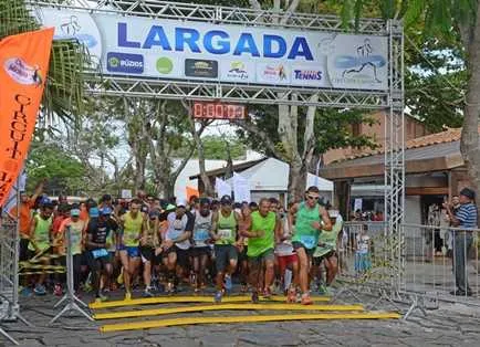 Imagem ilustrativa da imagem Atletas participam de  corridas e caminhadas