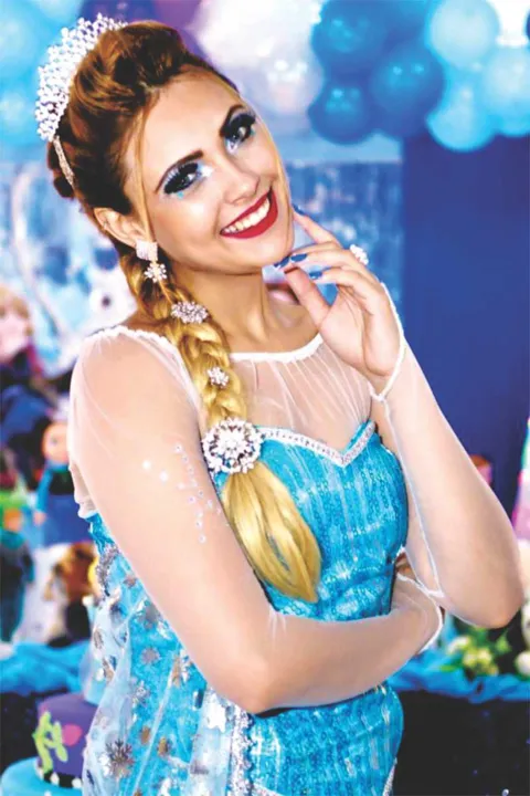 Elsa, a Rainha do Gelo, no shopping Bay Market