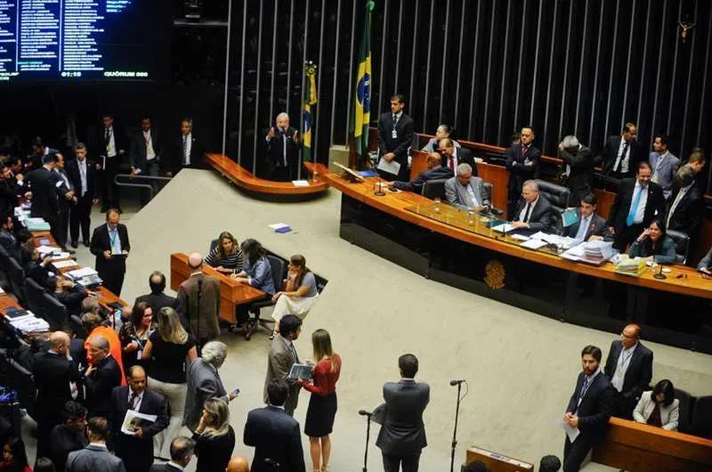 Imagem ilustrativa da imagem Congresso vota três vetos presidenciais