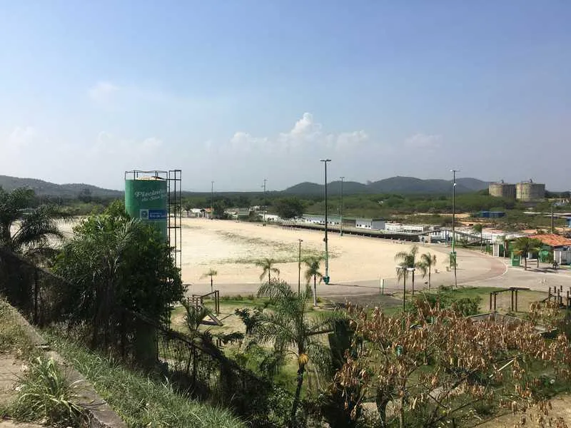 Piscinão de São Gonçalo, que está desativado, não tem previsão de reabertura para o verão