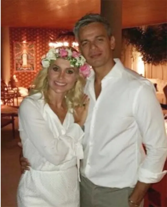 
Muito amor

Flávia Alessandra usou seu perfil, no Instagram, para homenagear Otaviano Costa na última sexta-feira, dia em que o ator completou 43 anos. “Faz uns 10 anos ele entrou na minha vida de forma devastadora. Mal deu tempo pra eu respirar... Divertido, inteligente, cavalheiro encantou minha filhota e toda minha família. Pai amoroso, meu companheiro, namorado, amigo e um grande comunicador. Te amo! Parabéns! Toda felicidade do mundo meu amor”, escreveu.