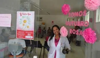 Funcionários alertam pacientes sobre o câncer e outras doenças