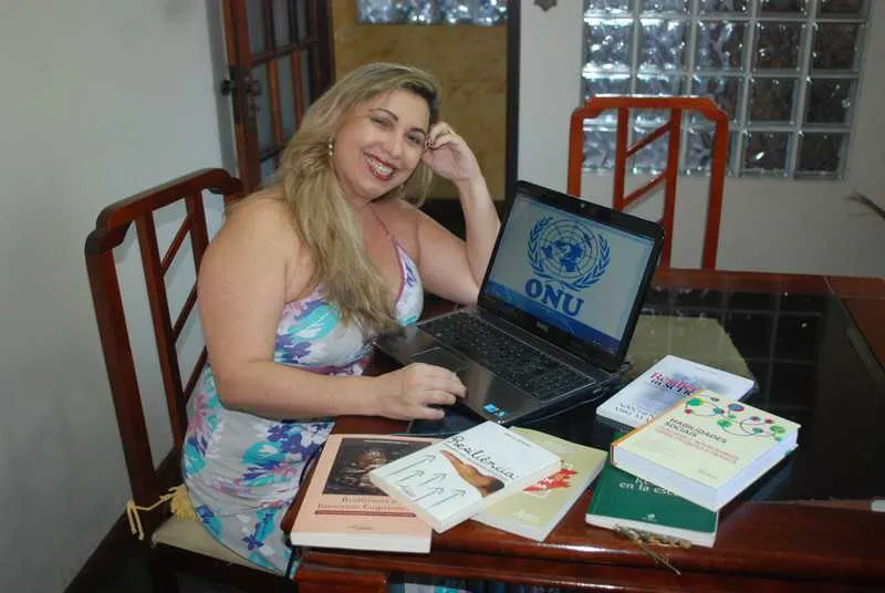 Ana El Achkar é doutora em Psicologia formada pela Universo