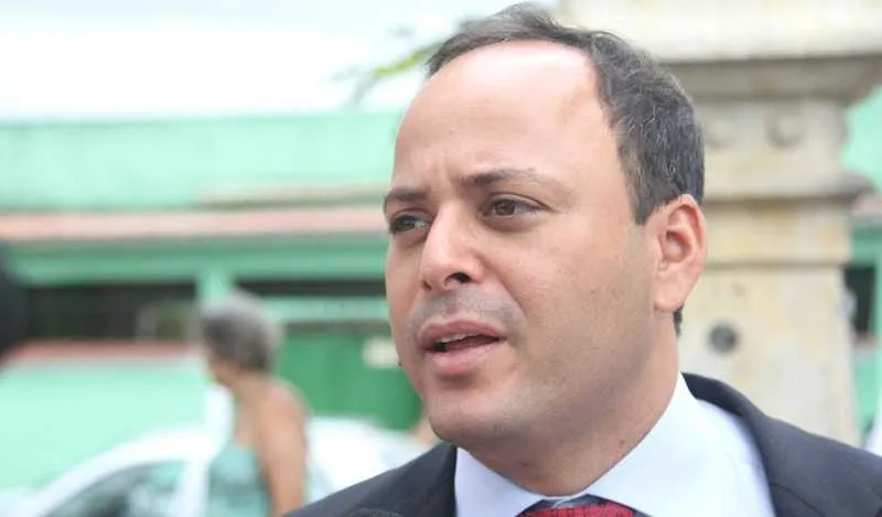 >>O candidato também conversou com representantes do teatro