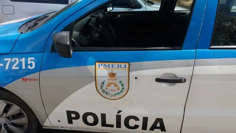 Viatura chegou a ser atingida por disparos, mas ninguém se feriu 