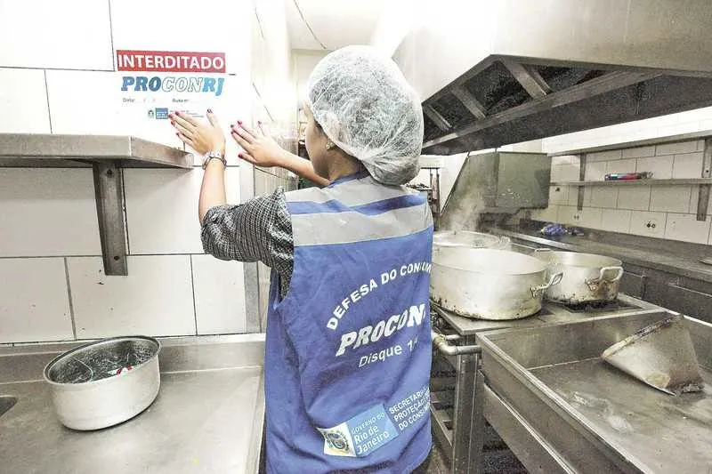 Imagem ilustrativa da imagem Procon-RJ ultrapassa 1,8 mil vistorias em estabelecimentos