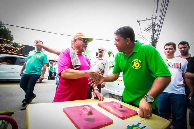 Dejorge esteve com moradores e comerciantes de Santa Luzia e prometeu melhor infraestrutura