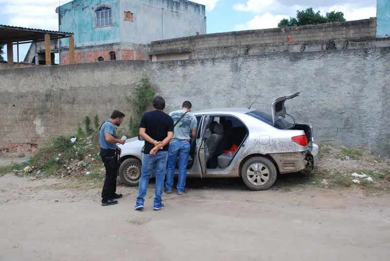 Imagem ilustrativa da imagem Corpo de homem é achado na mala de carro abandonado em S. Gonçalo
