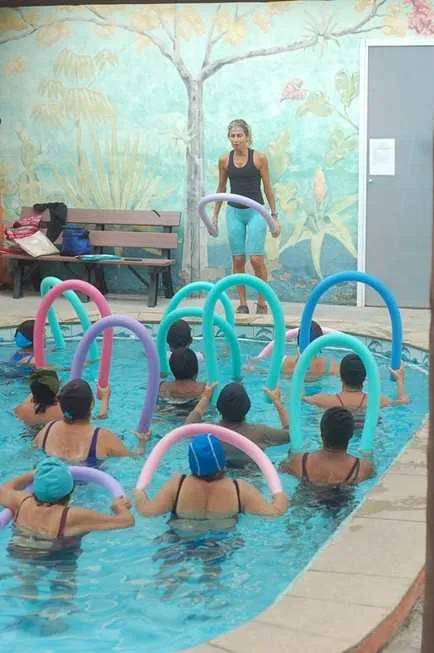 Hidroginástica é a atividade mais indicada por especialistas