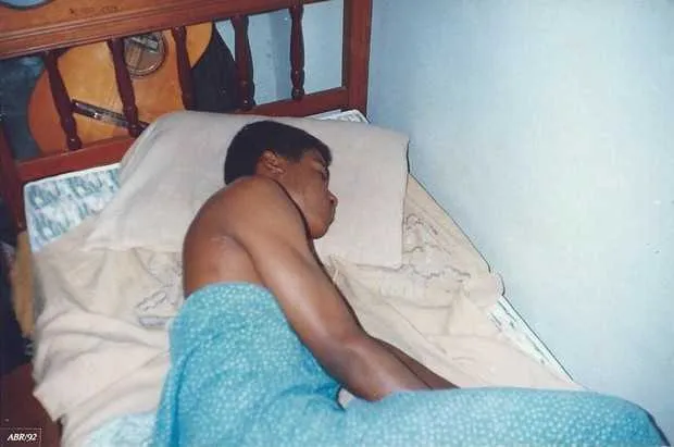 Sessão nostalgia

Sem esquecer da origem humilde, Alexandre Pires postou, em sua conta do Instagram, uma foto em que aparece dormindo em uma cama de solteiro simples e com um violão ao fundo. "Mais uma da série: Feliz aquele que tem história pra contar! Tenho muito orgulho desta foto!", escreveu na legenda.