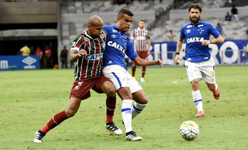 Scarpa tem atuação apagada e não consegue comandar meio campo tricolor no Mineirão