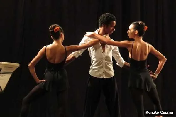 Diversos grupos de dança de todo Estado participaram da homenagem feita à secretária municipal