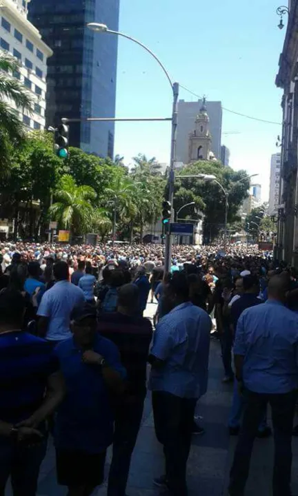 Imagem ilustrativa da imagem Manifestantes protestam no centro do Rio