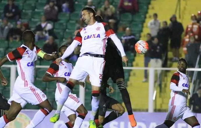 Donatti e Juan atuaram juntos apenas contra o Figueirense-SC, pela Copa Sul-Americana