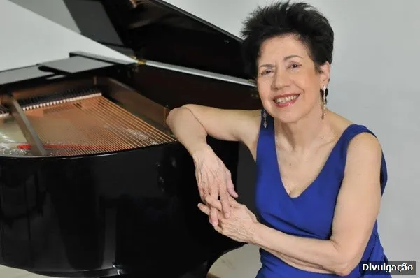 Após a apresentação, a pianista vai vender CDs e estará disponível para fotos e autógrafos