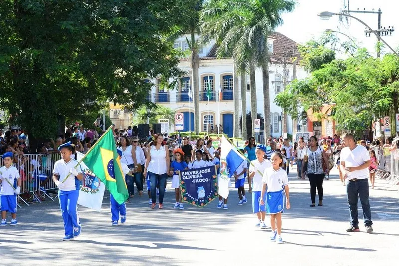 Estudantes de 42 colégios do município vão participar do desfile cívico no próximo domingo