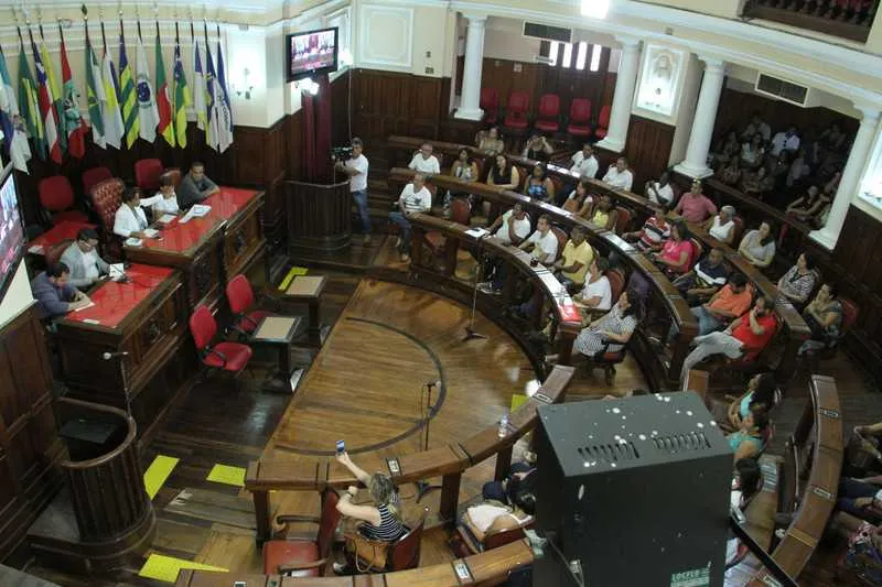 Vereadores, representantes de associações e sociedade participaram da audiência pública