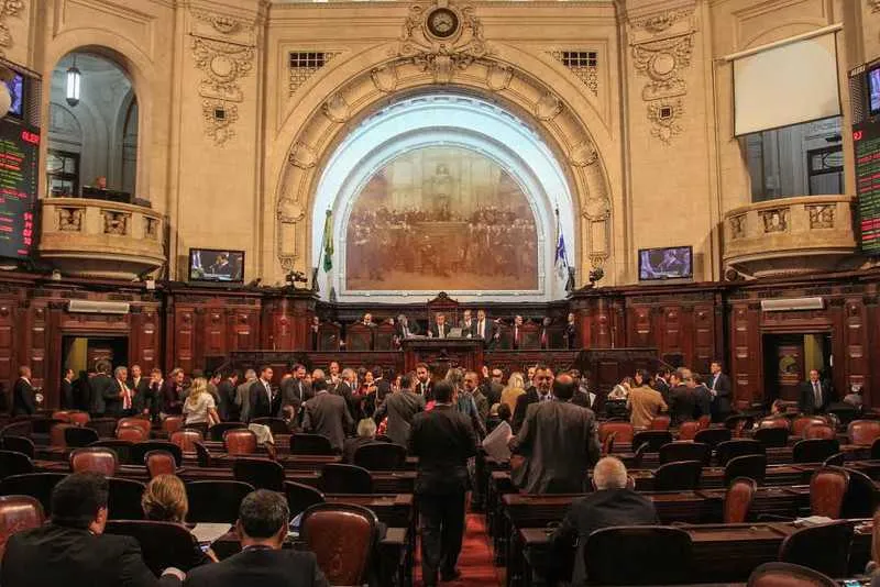 
Deputados começam votação com dois projetos na quarta-feira