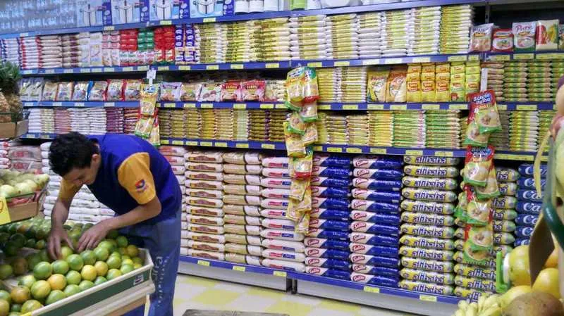 Em SG, todos os postos de trabalho oferecidos são para o comércio. O maior número de vagas para a função de repositor em supermercados
