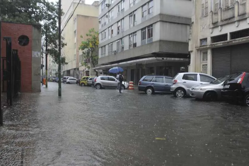 Imagem ilustrativa da imagem Chuvas no Rio continuam até quarta-feira, prevê Inmet
