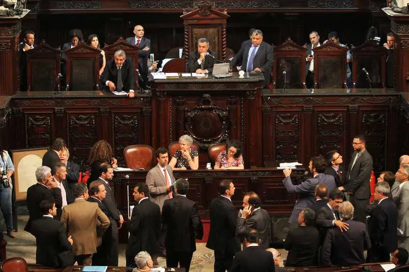 Deputados iniciam avaliação do pacote de medidas do Governo do Estado com dois projetos hoje