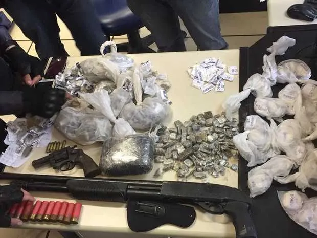 O material apreendido foi encontrado pela Polícia Militar em uma casa do bairro Monte Alegre