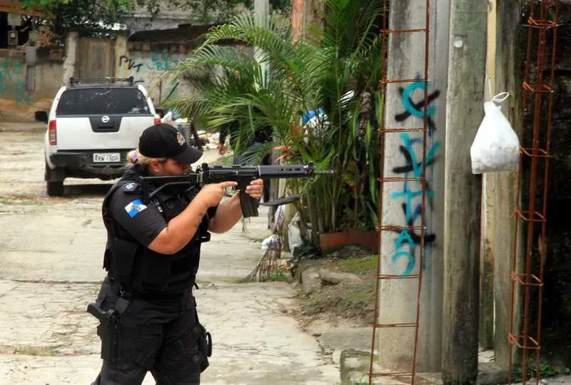 Militares vão ocupar as comunidades por tempo indeterminado. Nando e Faustão são suspeitos