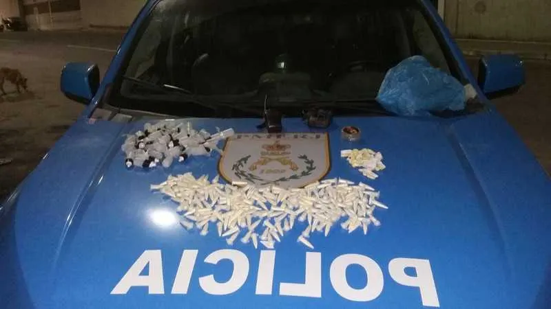  Segundo PMs, menor estava com drogas e rádio transmissor