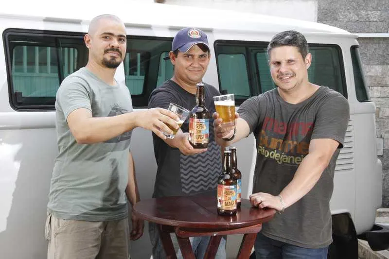 Os sócios Juarez, Alan e Ricardo realizam o lançamento amanhã em restaurante no centro 