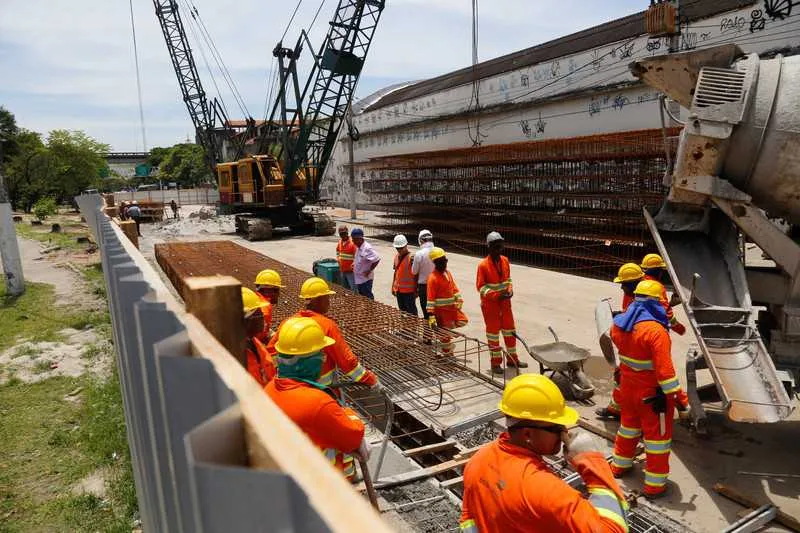 Construção que vai desafogar o trânsito no Centro de Niterói já começou a ganhar formas