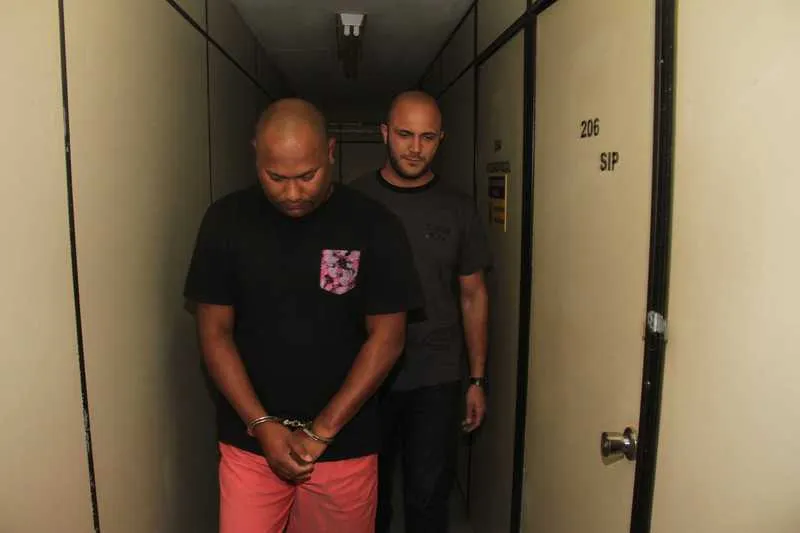 Élton Sete foi surpreendido por agentes da DH, em Itaipuaçu