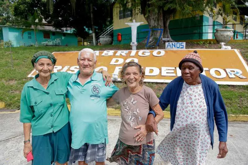 Idosos do Abrigo Cristo Redentor vão ganhar presentes da campanha na véspera do Natal