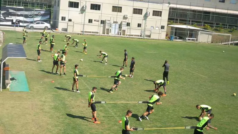O elenco alvinegro está treinando no Centro de Formação de Atletas (Cefat), em Niterói