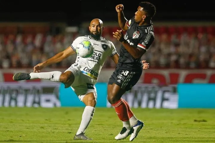 O Tricolor venceu o Botafogo no primeiro turno.
