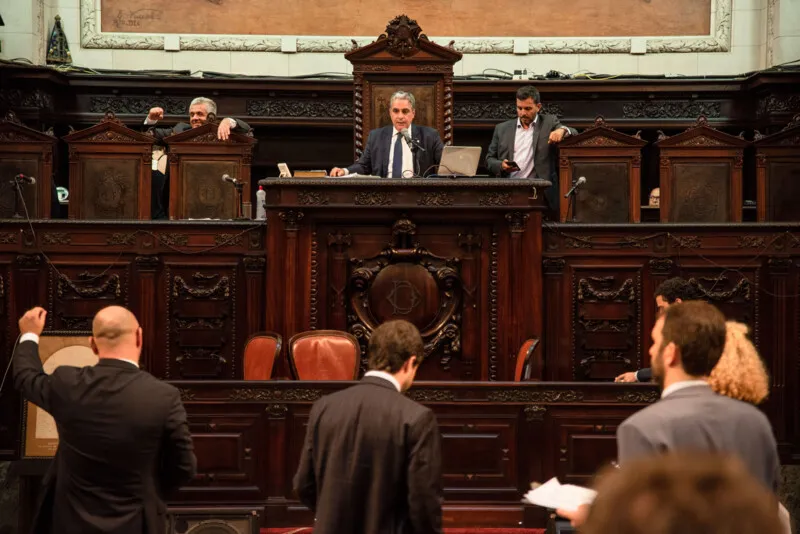 Texto ainda será votado pelos deputados