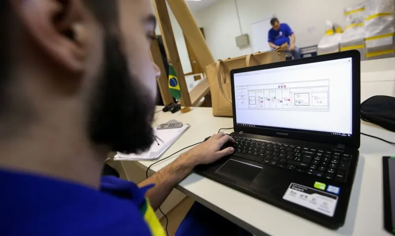 Os cursos terão duração de cerca de 200 horas cada