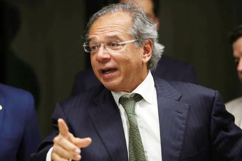 Guedes afirma que valor do benefício será entre R$ 175 e R$ 375