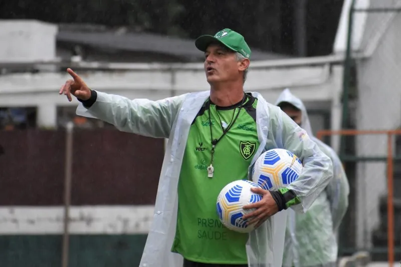 Lisca recusa proposta do Botafogo