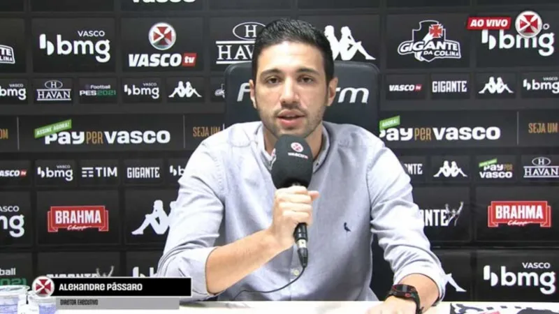 Alexandre Pássaro concedeu entrevista coletiva e procurou esclarecer dúvidas dos vascaínos