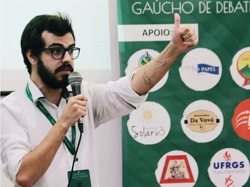 Guia é um dos fundadores da Sociedade de Debates da UFRJ