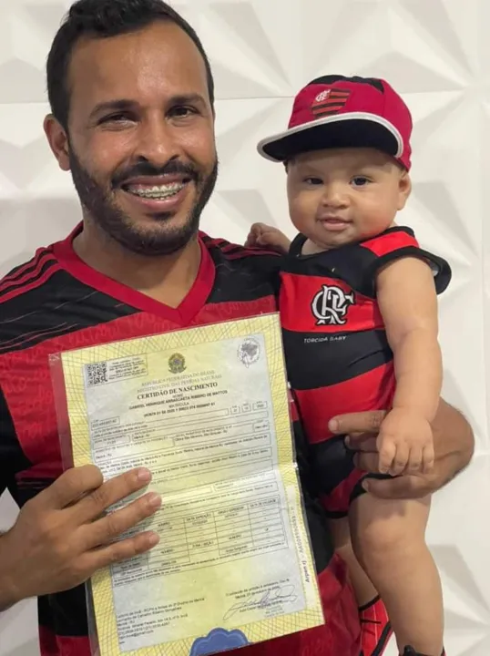 Imagem ilustrativa da imagem Torcedor rubro-negro batiza filho com nome de craques do time