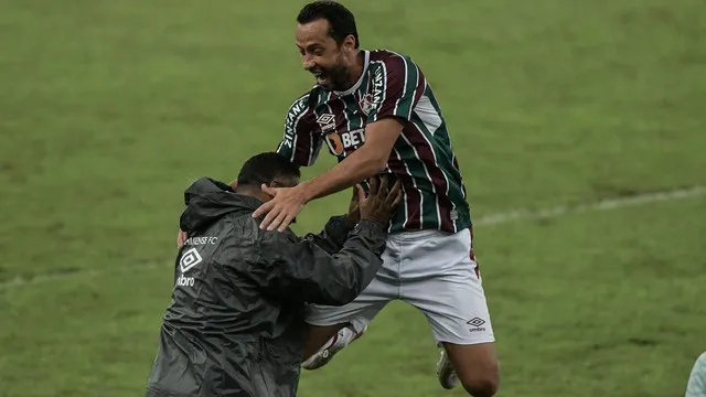 Nenê marcou no jogo de número 100