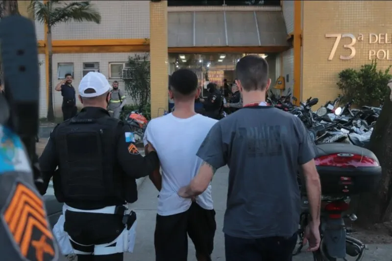 Imagem ilustrativa da imagem Polícia age rápido, interrompe golpe virtual e resgata refém em favela de SG