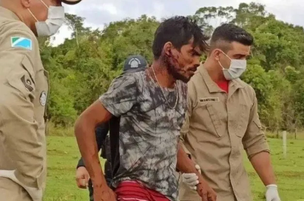Segundo os relatos, o homem ficou cerca de três horas pedindo socorro
