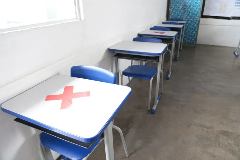 Alunos começam a retornar ao ambiente escolar na próxima segunda-feira (8)