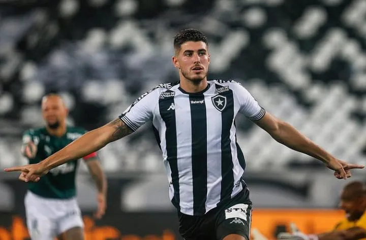 Pedro Raul marcou 12 gols na temporada.
