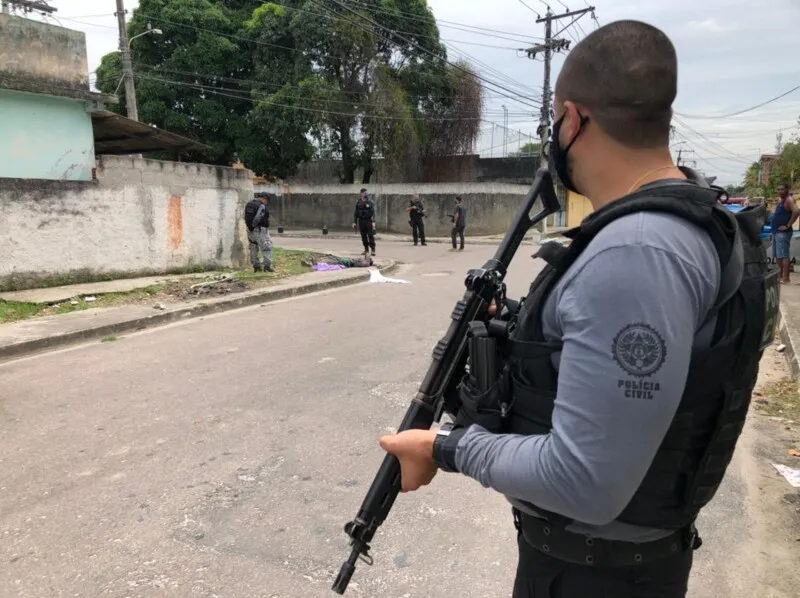 A vítima foi baleada na nuca 