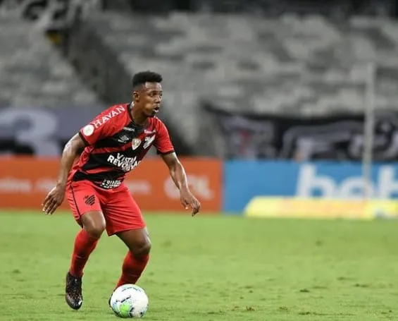Atleta deixou o clube paranaense no final de 2020