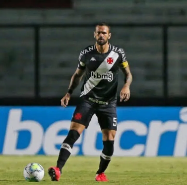 Zagueiro não deve ficar no clube para a Série B
